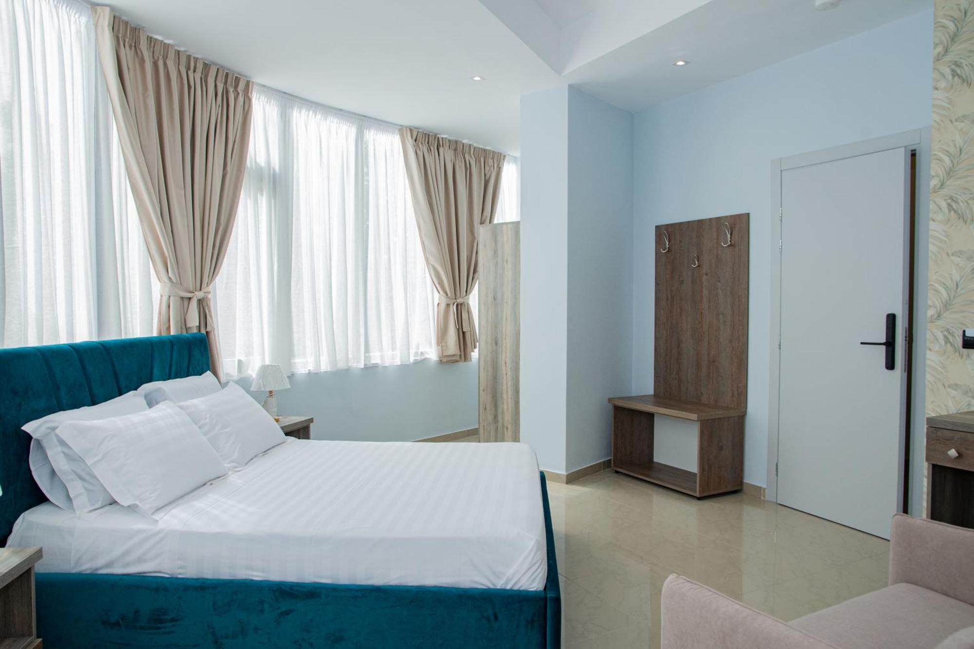 Alv Rent Rooms Vlore Exterior photo