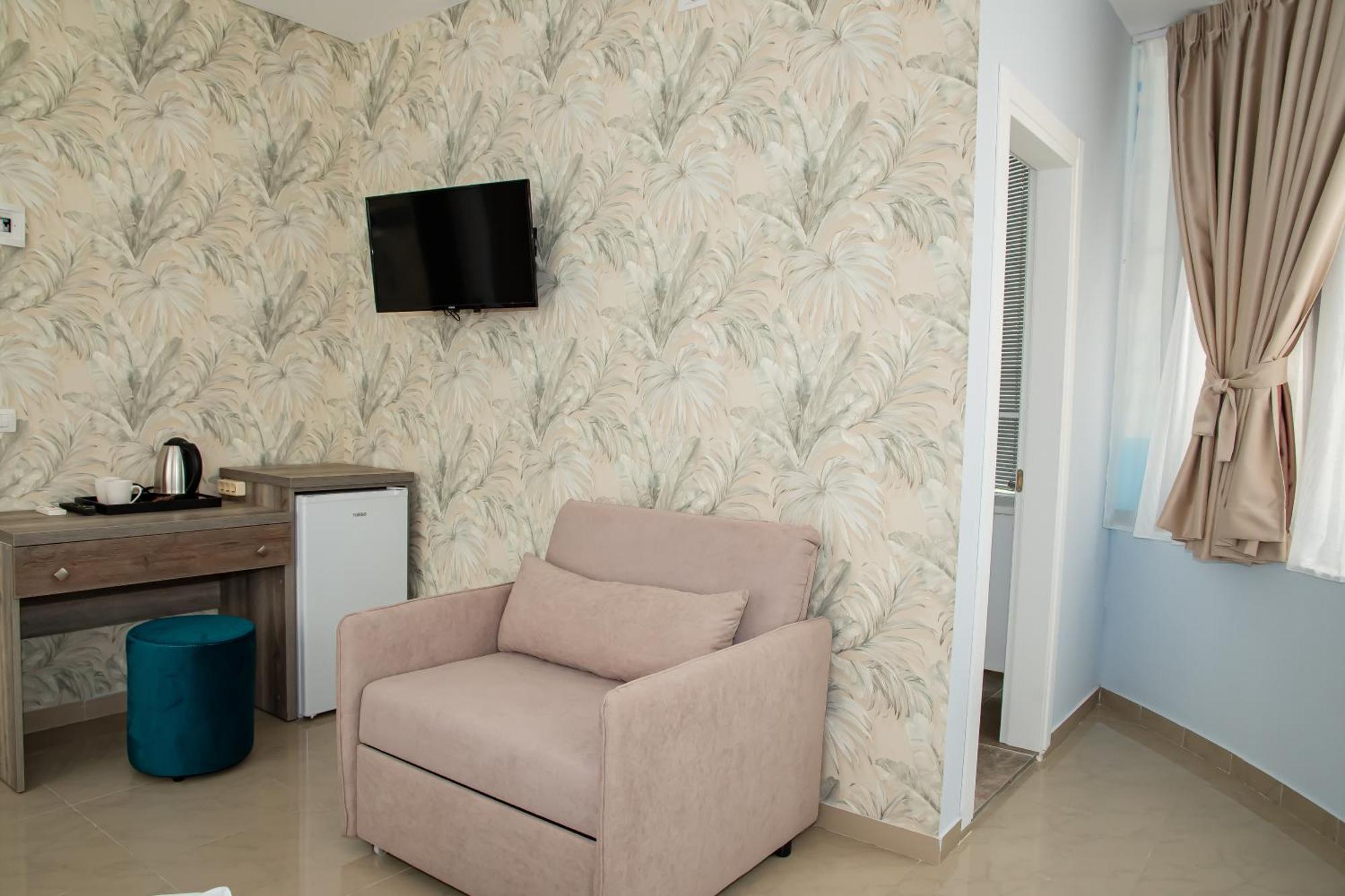 Alv Rent Rooms Vlore Exterior photo