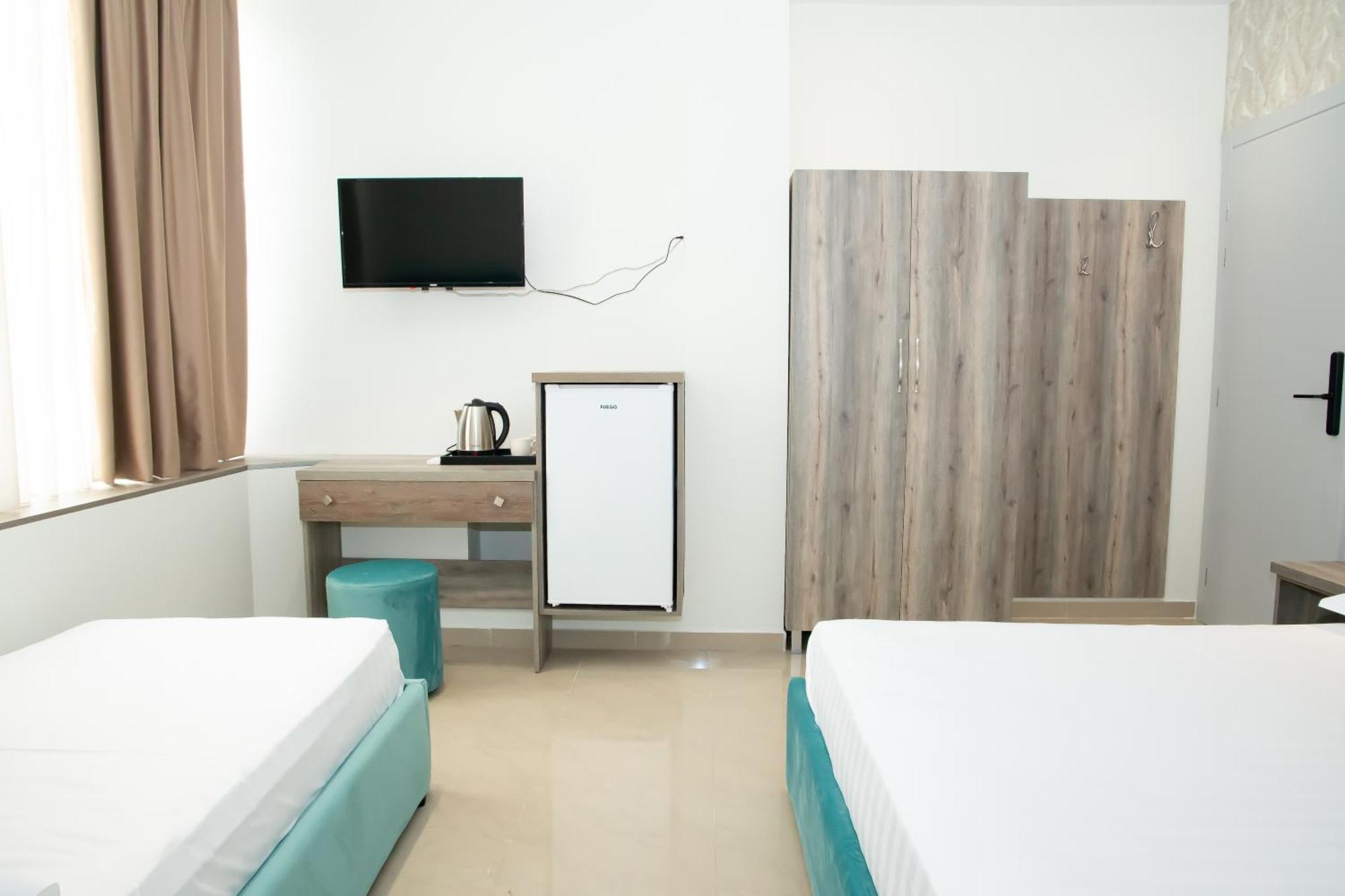 Alv Rent Rooms Vlore Exterior photo